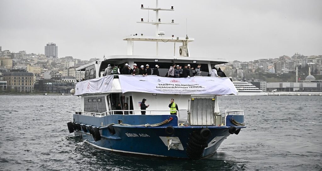 20-bin-ogrenci-yassiada-yolcusu-T6Z4HYUs