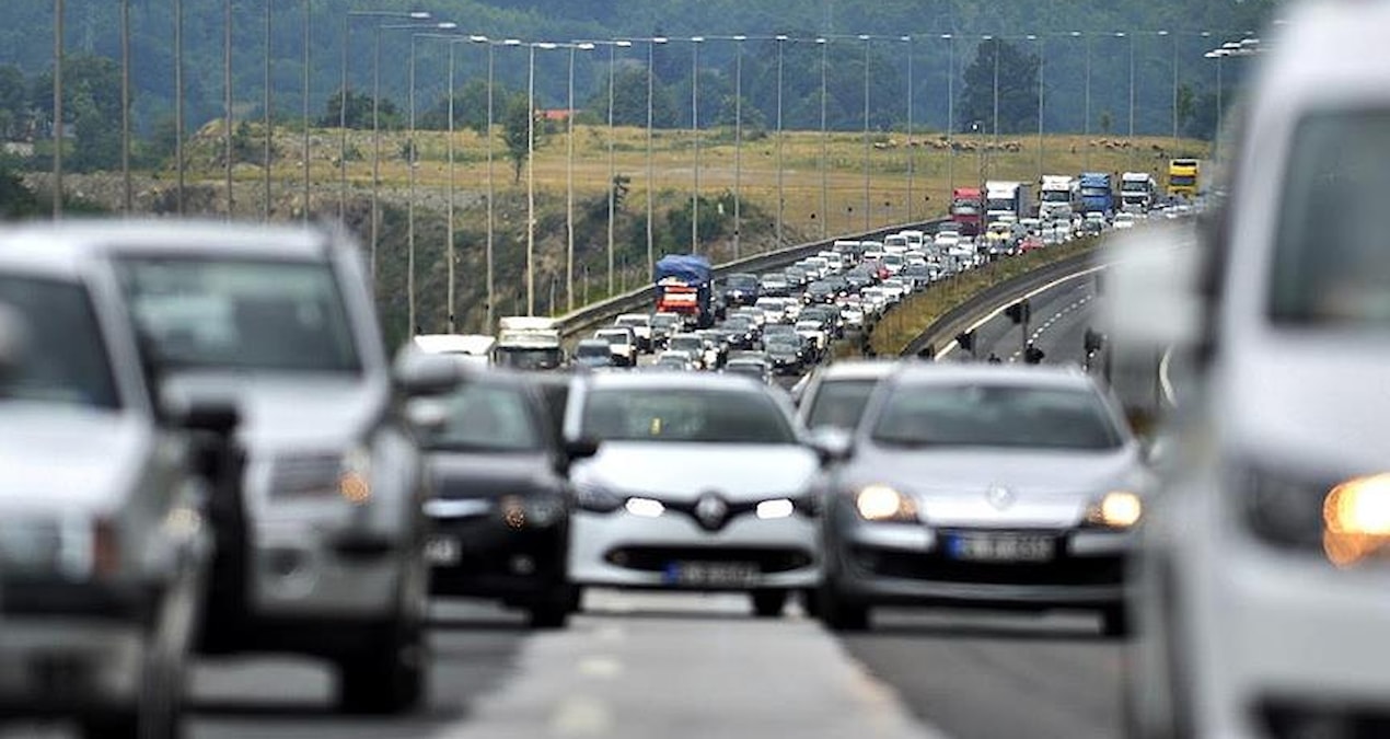 Bu trafik levhasini gorup serit degistirmeyen yandi cezasi var pFDsrx6a